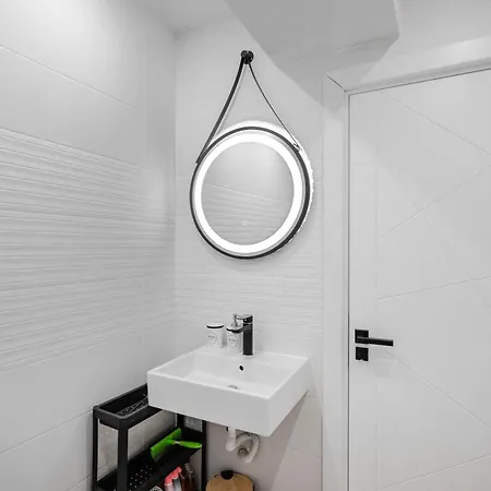 Modern 1bd Flat With Ac & Balcony - Airport By Flat Mаnager